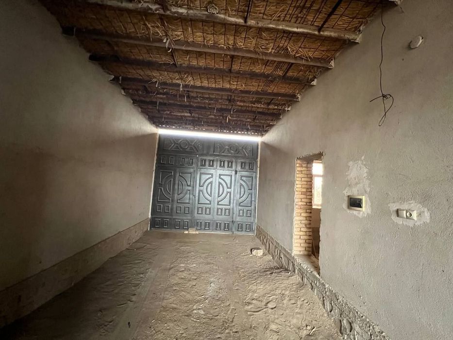 18 sotixli tayyor uchastka sotiladi. Qorovulbozor shahrida