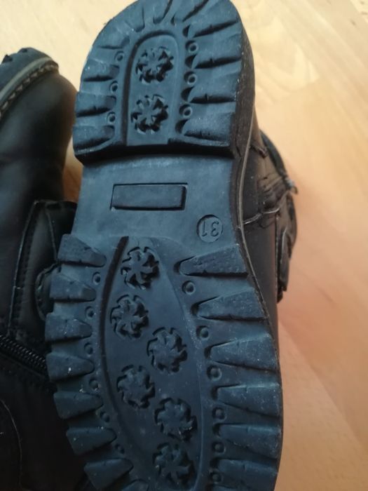 Черни боти номер 31 за момче