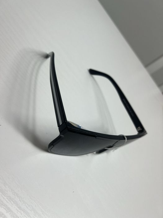 Ochelari de soare noi