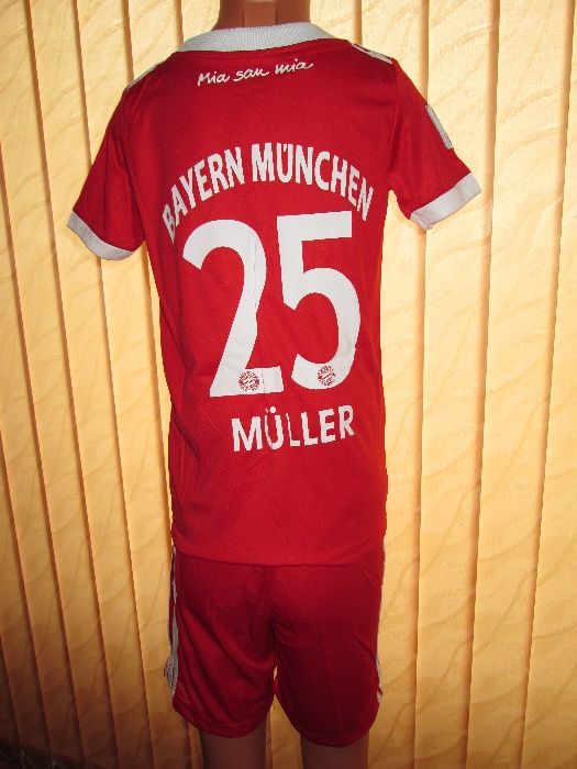 РЕТРО - Adidas Байерн М. Мюлер 25 - 116 и 176 размер