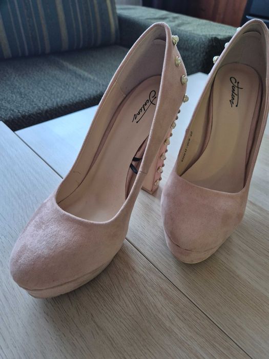 Дамски елегантни обувки на висок ток