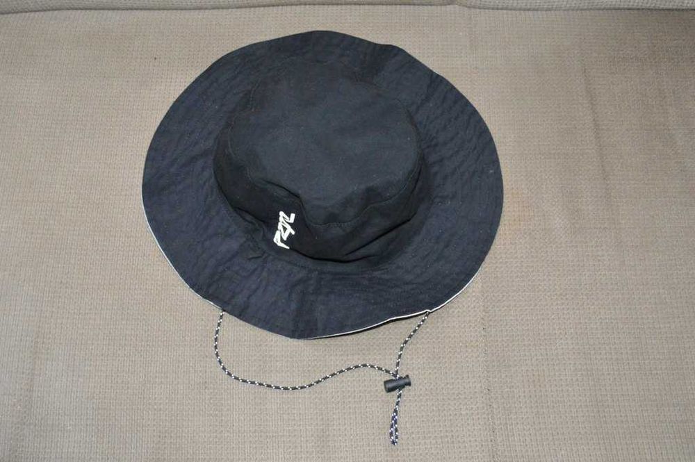 Pălărie Pepe Jeans London Reversibilă – Negru/Alb – Mărime Universală