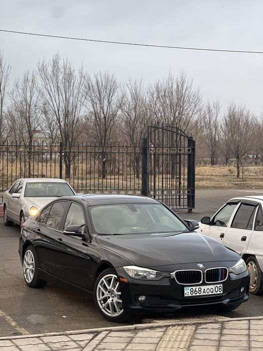 Bmw F30 фара и бампер продам