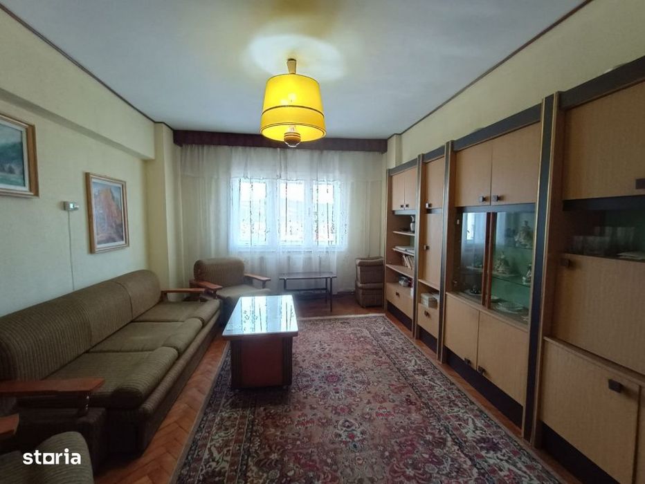 Apartament cu 4 camere 2 bai camara debara Piata Flora