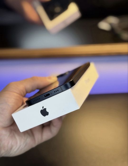 iPhone 13 128GB baterie 100%