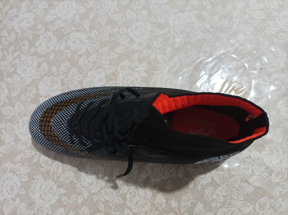 Бутсы футбольные