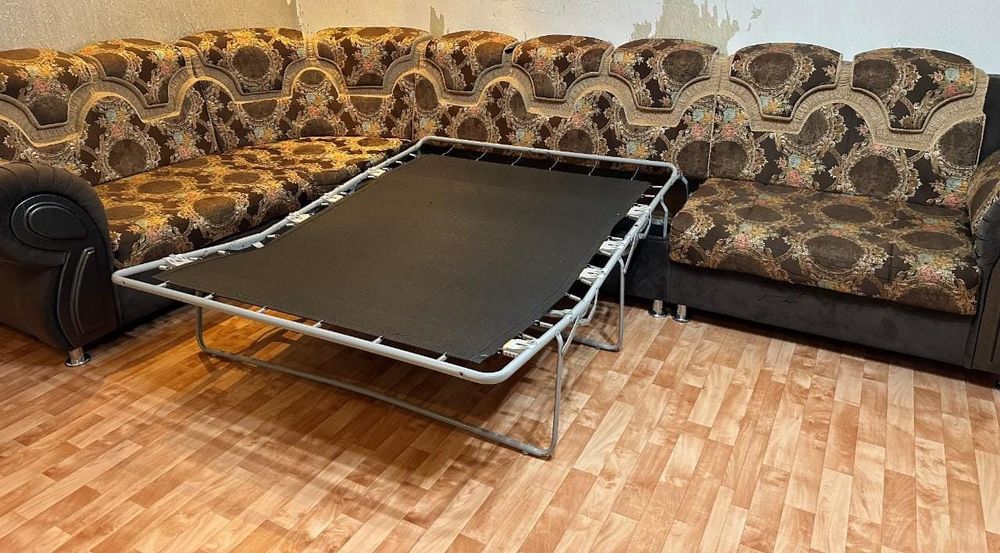 Угловой диван, срочно продам!