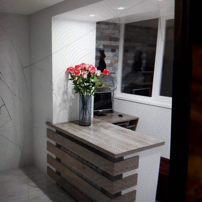 Очень аккуратно поклейка обоев