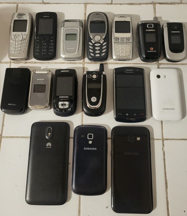 Продавам лот стари телефони Siemens, Samsung, Nokia и други