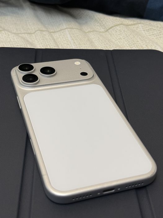 Iphone 17 pro max nou