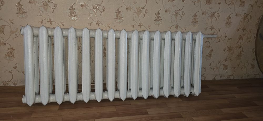 Продам батарей чугунные