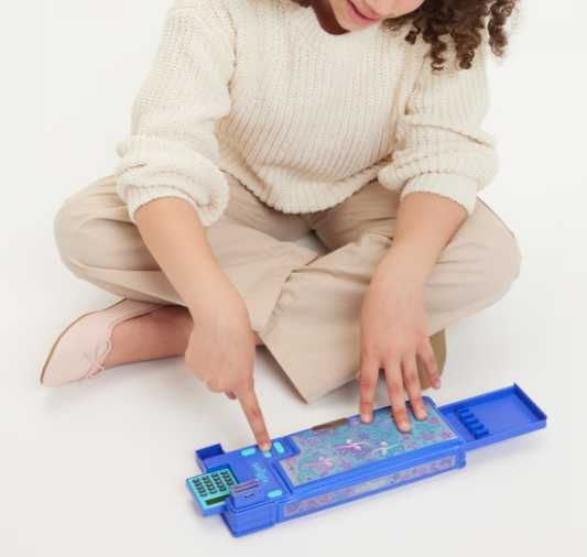 Несесер за моливи и химикали Pop-Out