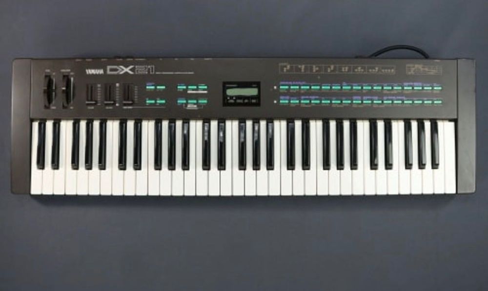 Yamaha DX21 de vânzare ,stare perfectă preț 300€
