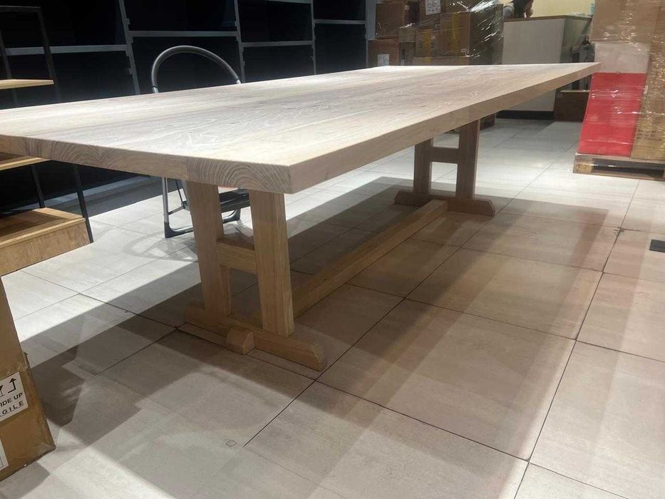 Продам стол массив