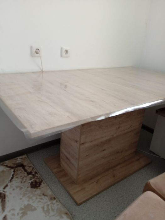 Продается кухонный стол