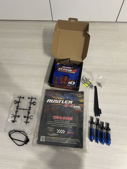 Masinuta TRAXXAS Rustler 4x4 VXL
