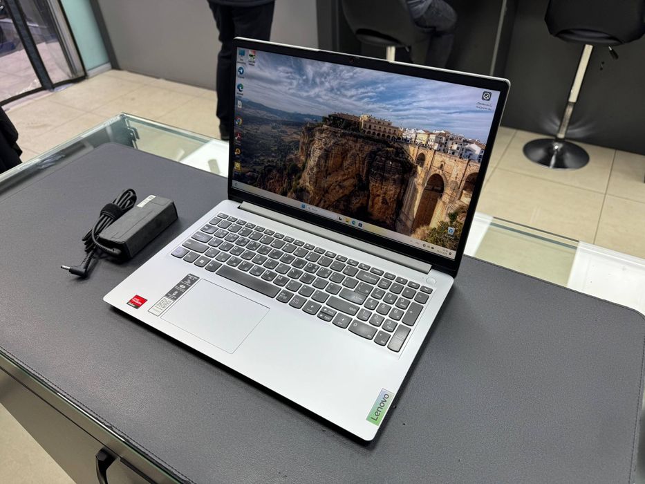 Noutbuk Lenovo ideapad