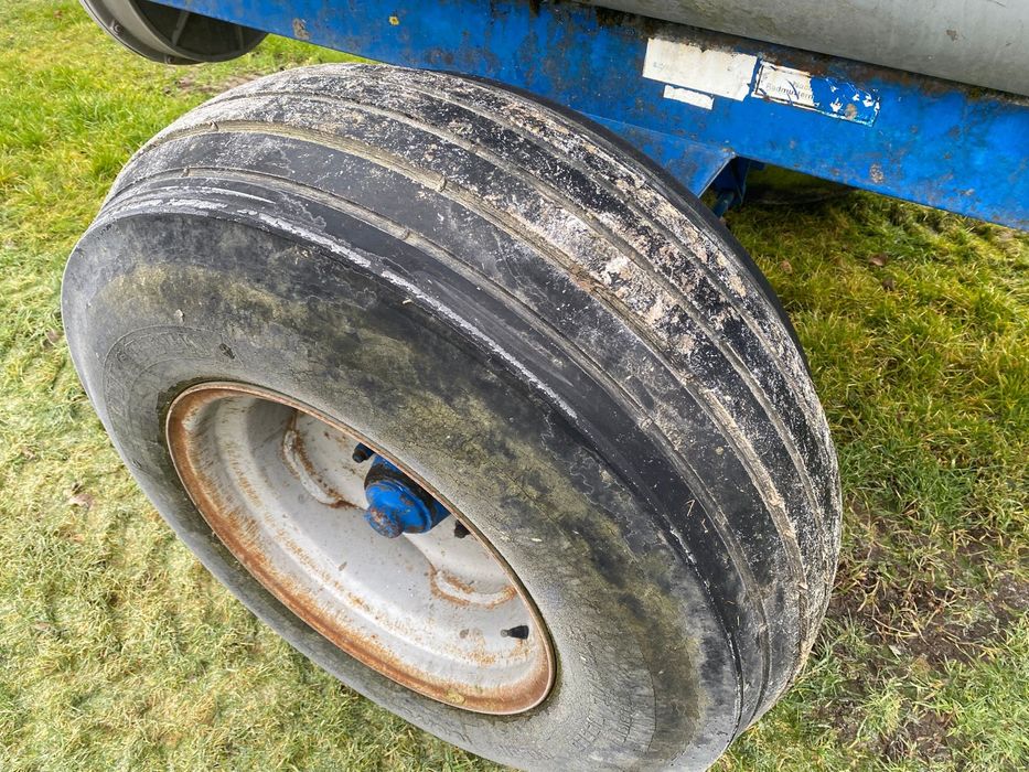 Bazin cisterna pentru apa 4400 litri