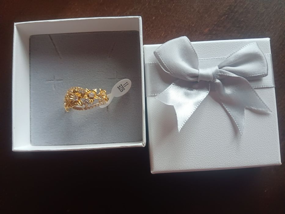 Дамски пръстен с мозанит