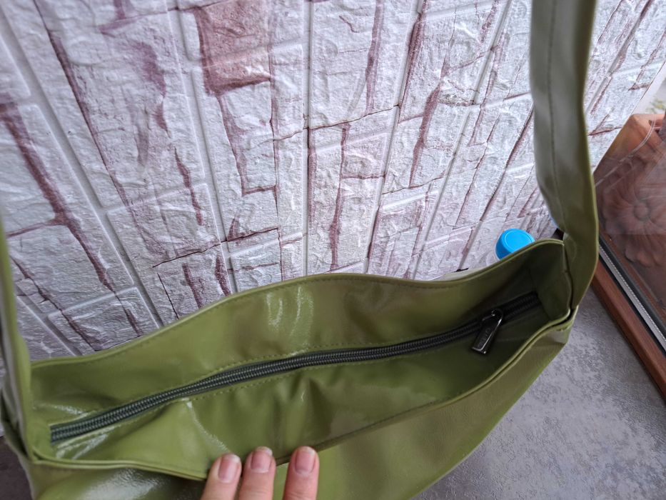 дамска чанта зелена лачена торба