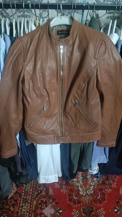 Продам оригинальную кожаную куртку Massimo Dutti