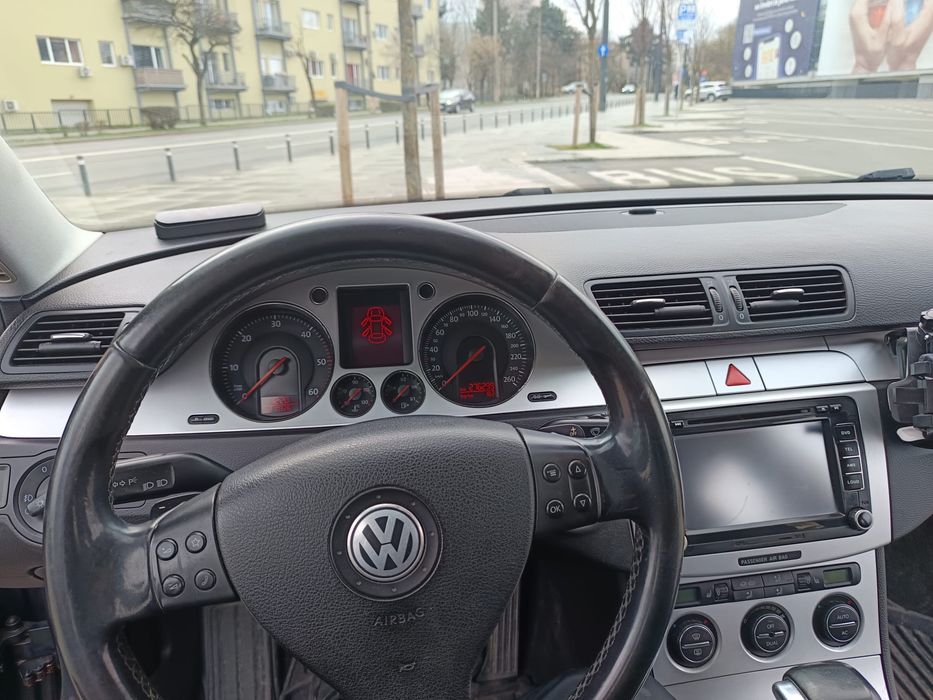 Vând Volkswagen Passat 2.0 TDI automat