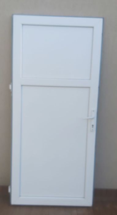 Vând ușă termopan