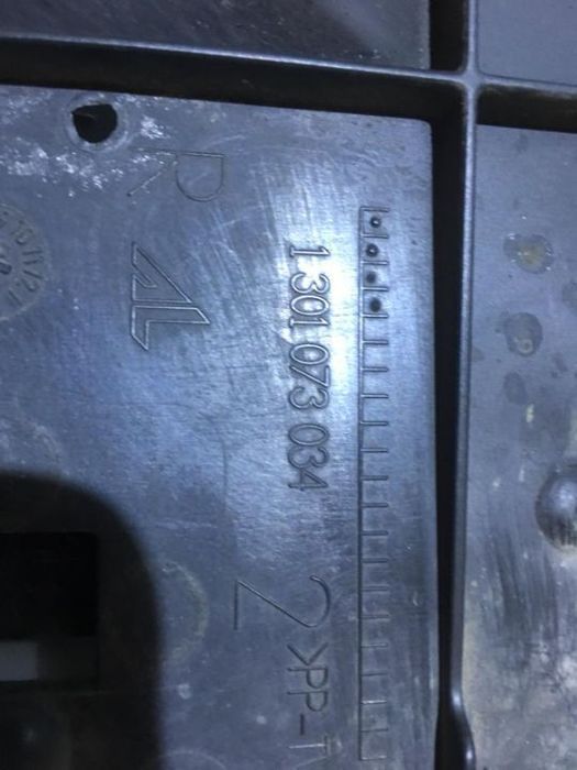 Suport Far Stanga Audi A4 B8 2008 - 2013 Cod Piesa : 1301073034