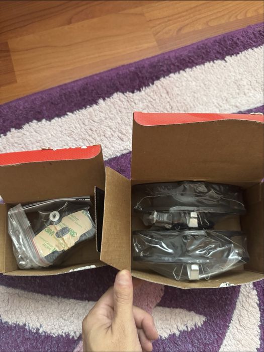 Set complet discuri si placute frana VW