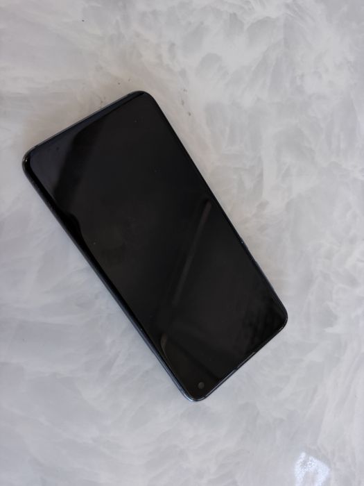 Samsung s10e сост отлично