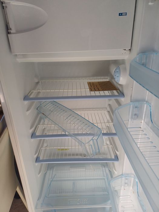 Vand 2 buc frigider Arctic