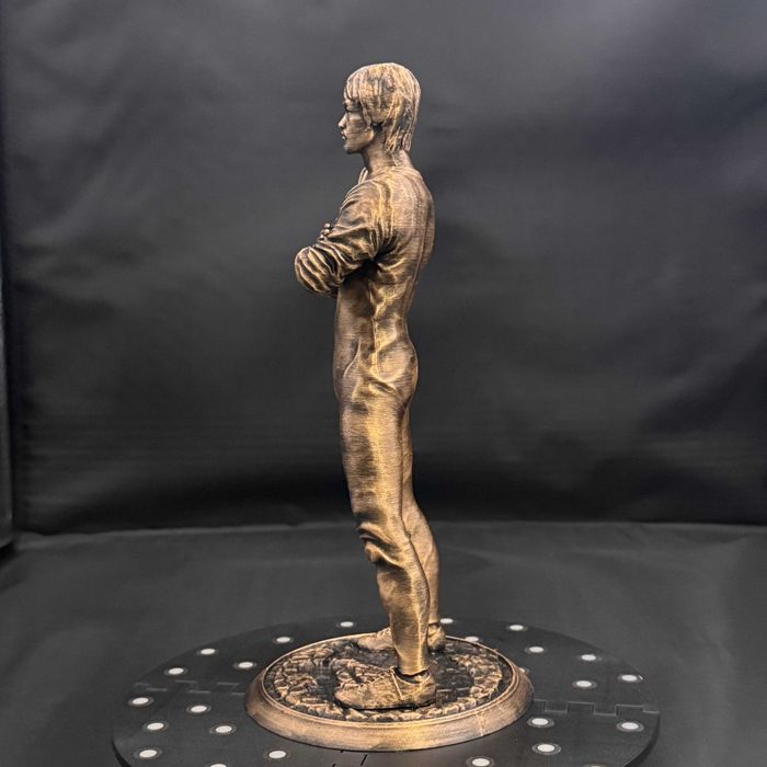 Фигурка на Брус Лий