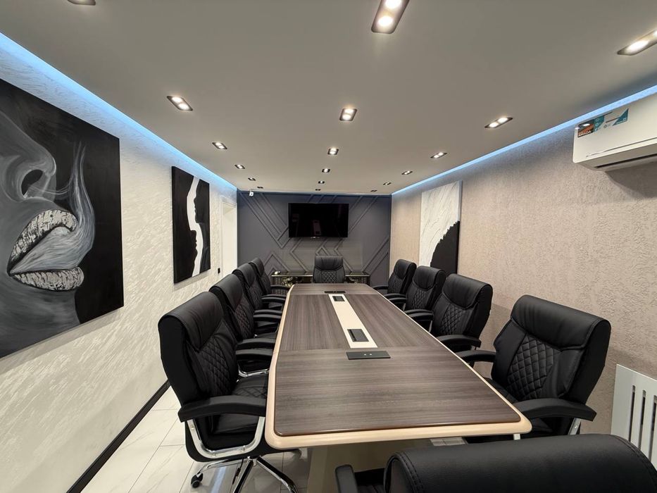 Сдаётся Срочно Нежилое Помещения Ц.1 Ор-р Чайков 95.м2 самый центр