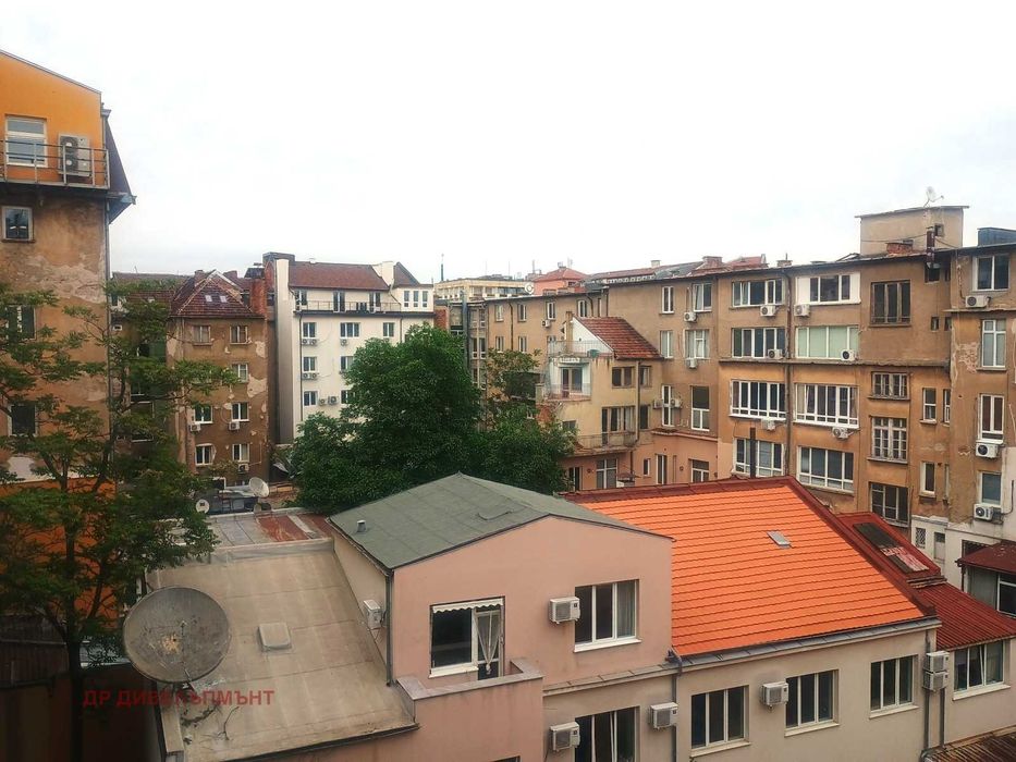 Дава се под наем Четиристаен апартамент в София, Център - 150 кв.м за 1019.49 € - Снимка #15