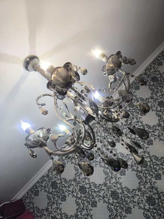 Продаётся хрустальная люстра