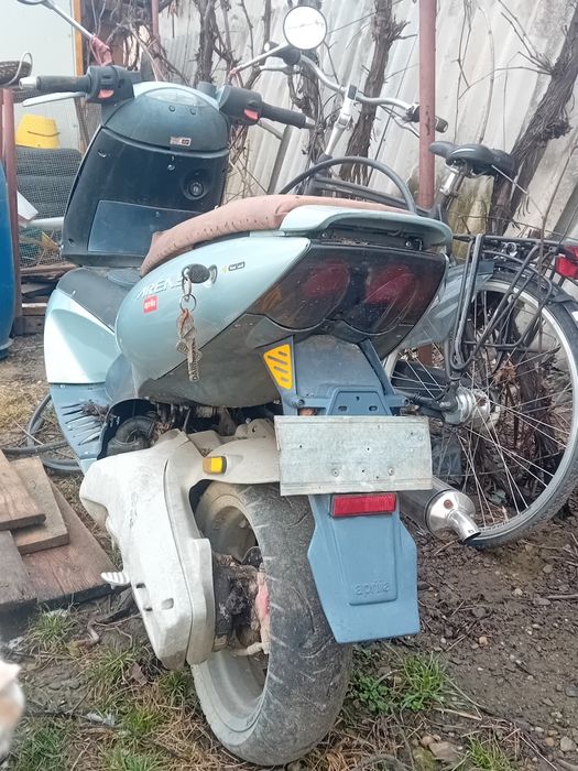 Scuter aprilia area 51       .