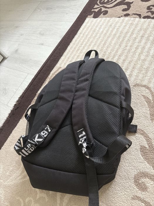 Продам школьные рюкзаки