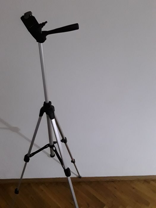 Тринога за фотоапарат/камера