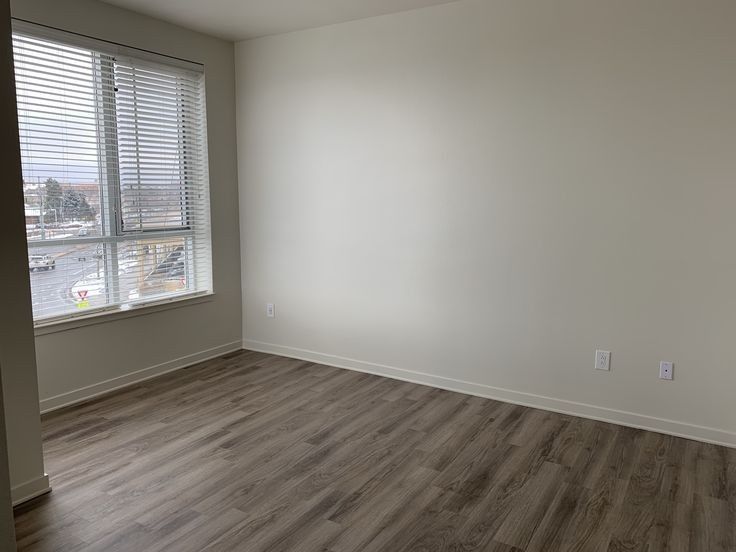 Vand case pe structura metalica