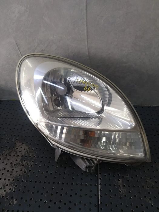 Far dreapta renault kangoo 1 kc 8200236591 89008440 89008684 89009622
