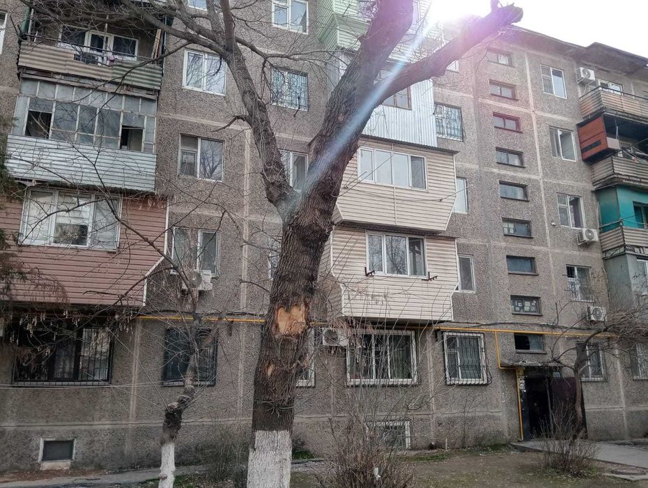 СРОЧНО продаётся 3-комнатная квартира ГАГАРИНА -1000 мелочей. Этаж 4/5