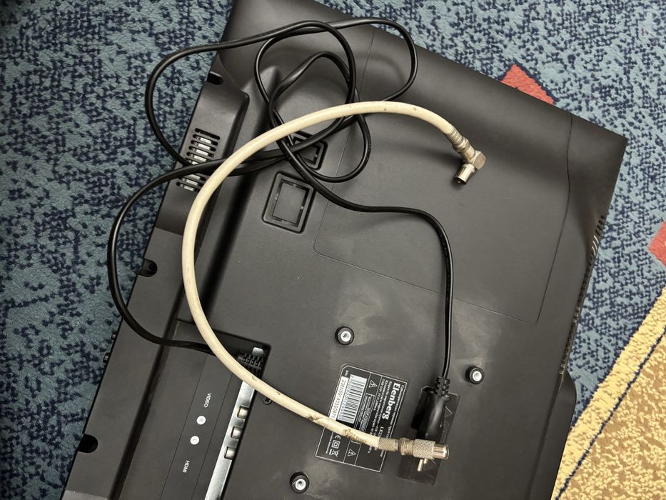 Продам телевизор с пультом