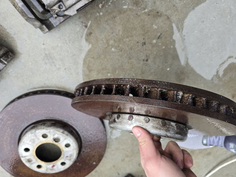 Бмв Предни апарати  и дискове 550 Ф07 Ф10  Bmw f07 f10