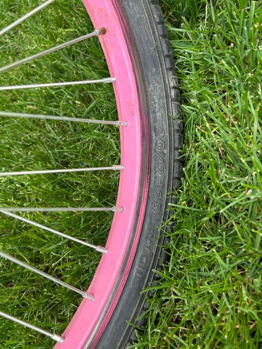 Vând bicicleta fetite 20"