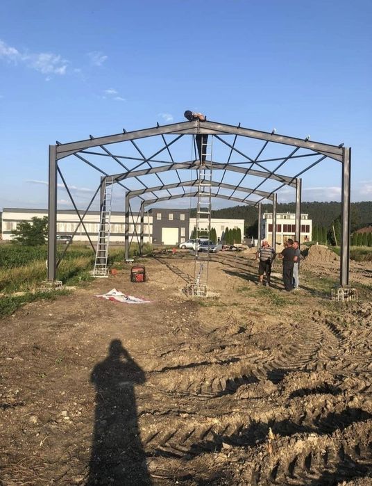 Vand hale metalice la cheie, garaje auto, spatii depozitare, soprane a