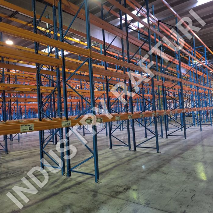 Rafturi metalice industriale second-hand