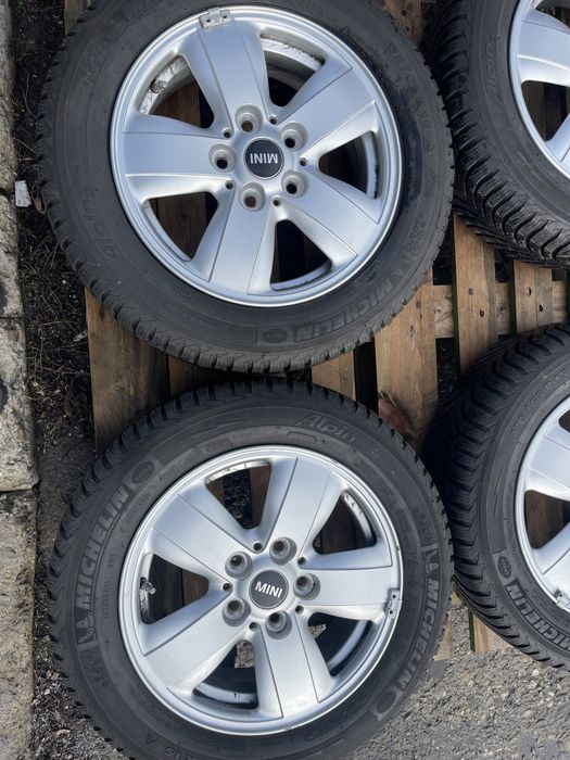 Set de 4 jante pentru Mini Cooper R 15 cu anvelope de iarna Michelin
