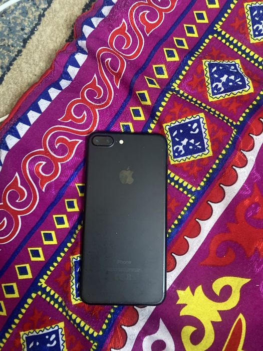 Iphone 7 plus акум 77, 32 гб