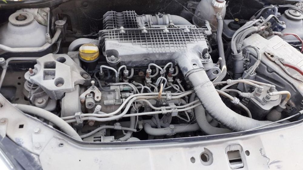 Dezmembrari  Renault CLIO 2 / SYMBOL 1  1998  > 2008 1.5 dCi Motorina