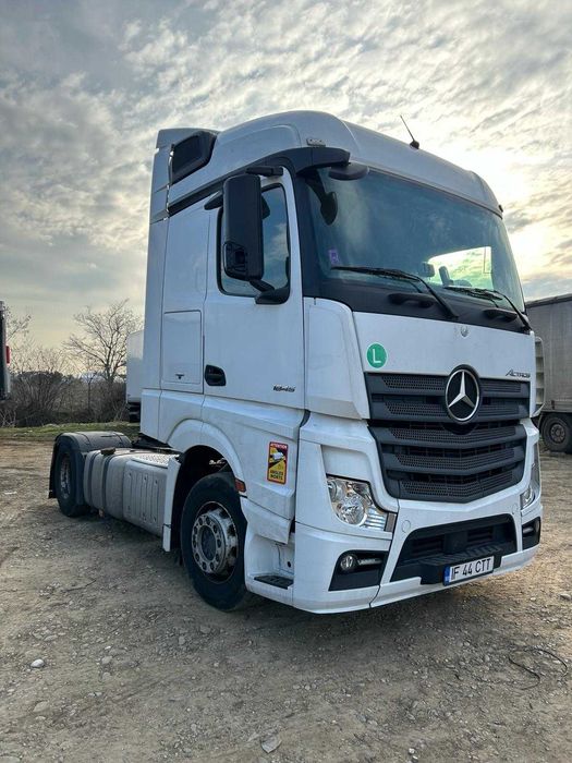 Dezmembrez  Mercedes-Benz Actros MP4  2014 / Motor defect!